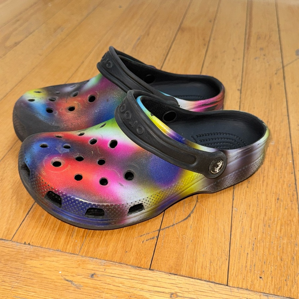 Sz 2 Colorful Kids Crocs